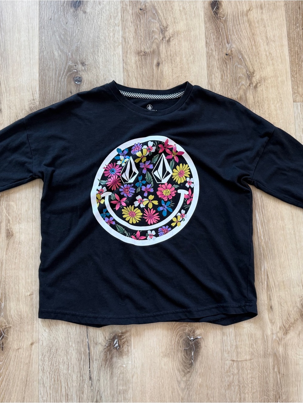 Volcom Girls Black Long Sleeve Tee w/ Trendy Bright Floral Daisy Smiley Graphic